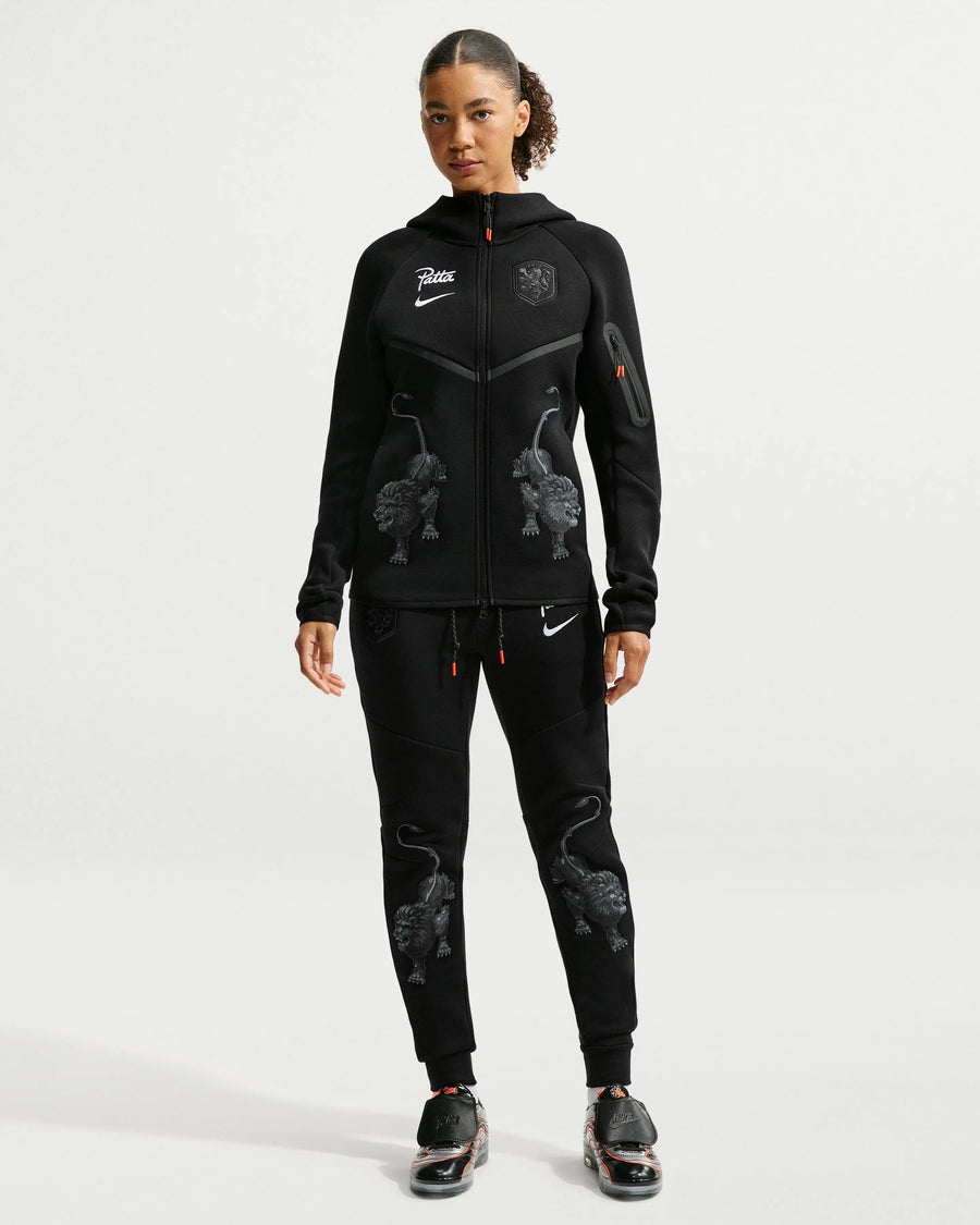 Conjunto Nike x Patta León Mujer